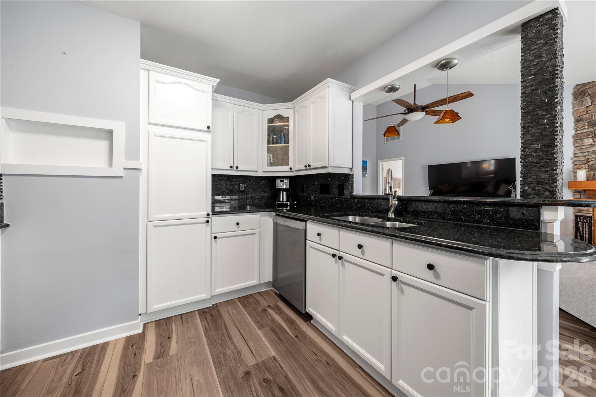12716 Cumberland Crest Drive — Huntersville