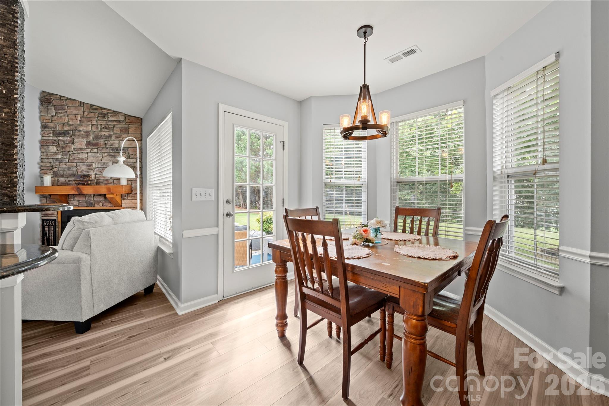 12716 Cumberland Crest Drive — Huntersville