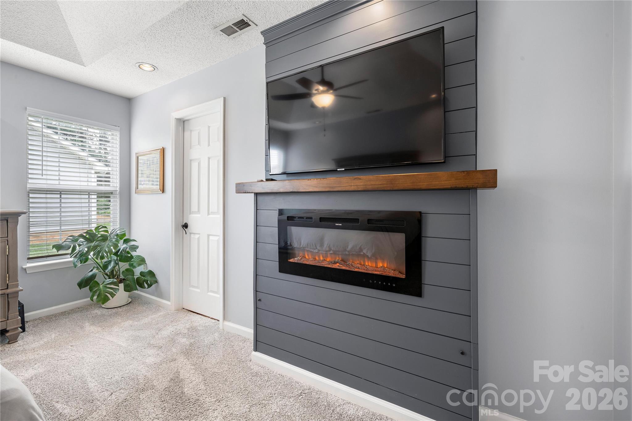 12716 Cumberland Crest Drive — Huntersville