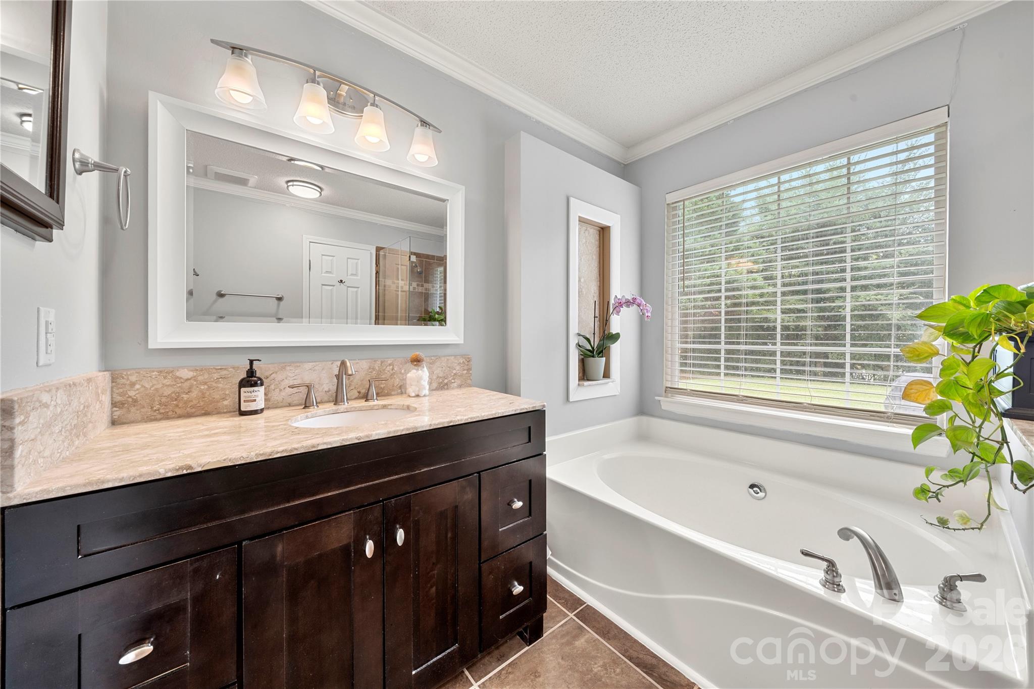 12716 Cumberland Crest Drive — Huntersville