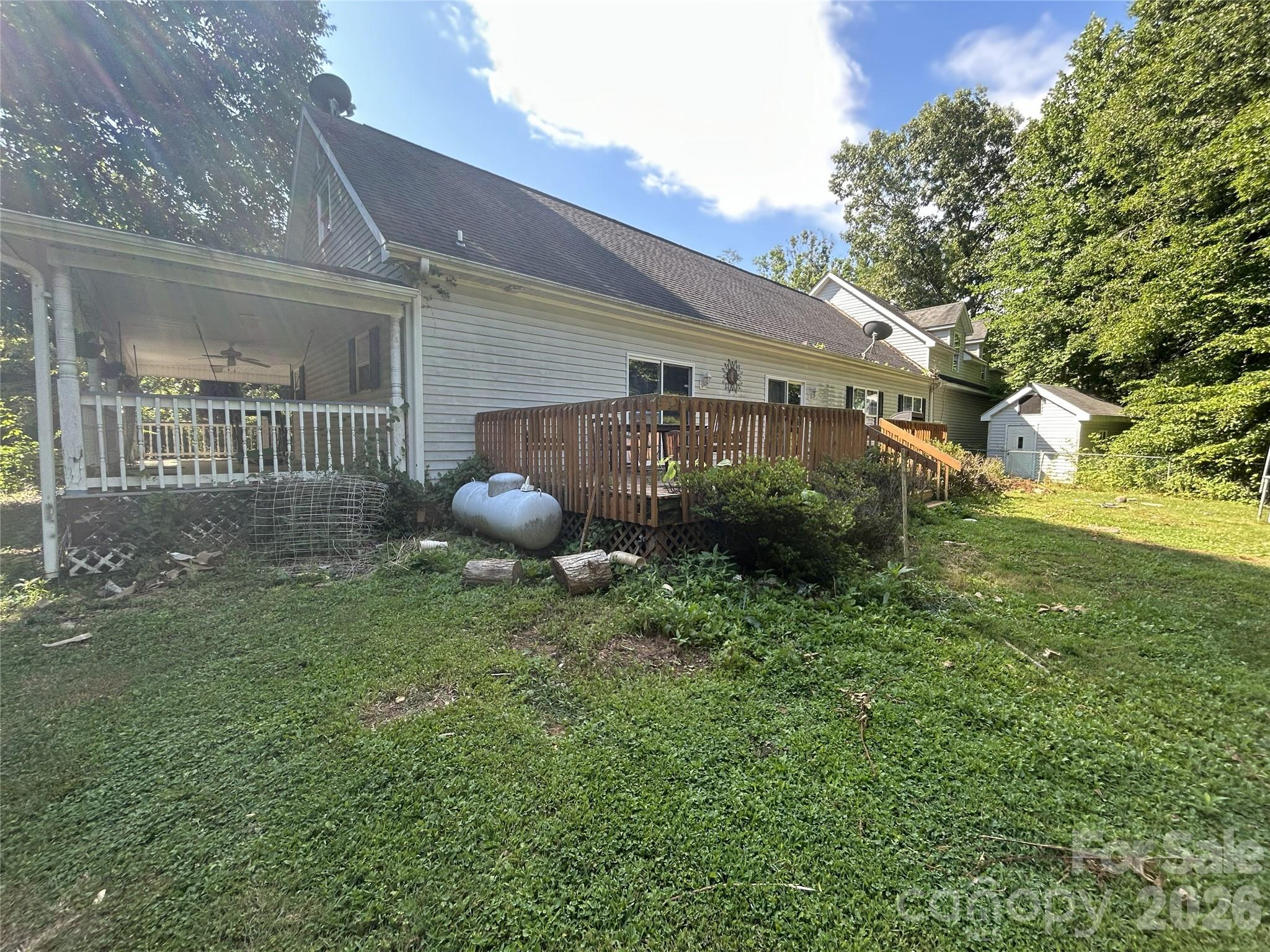 34 England Valley Road — Weaverville