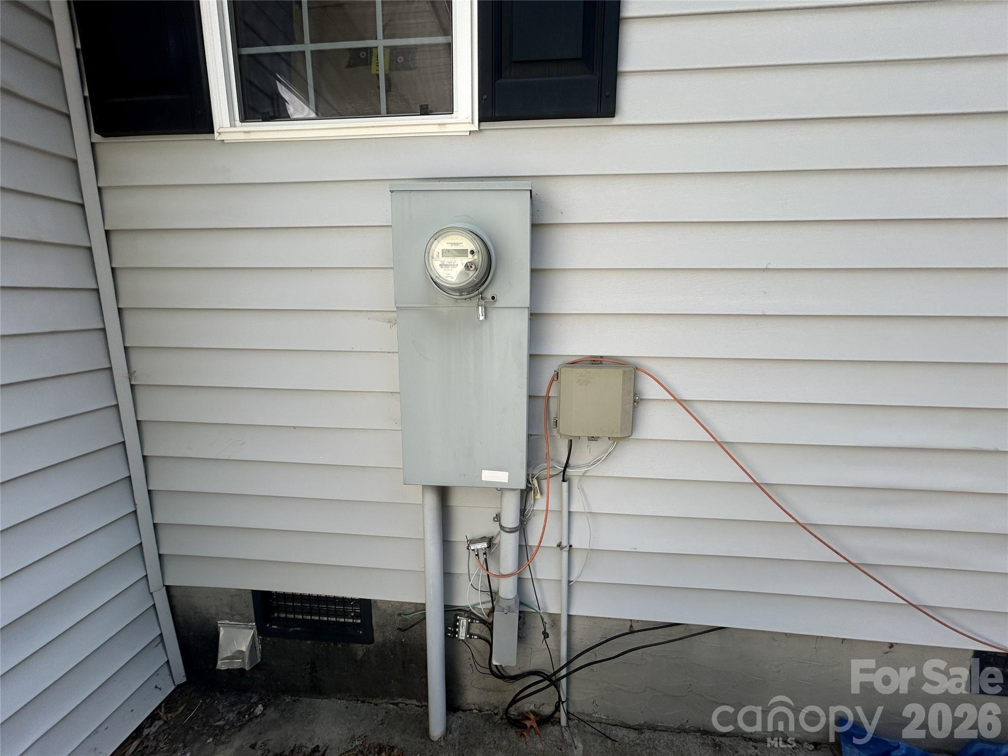 34 England Valley Road — Weaverville