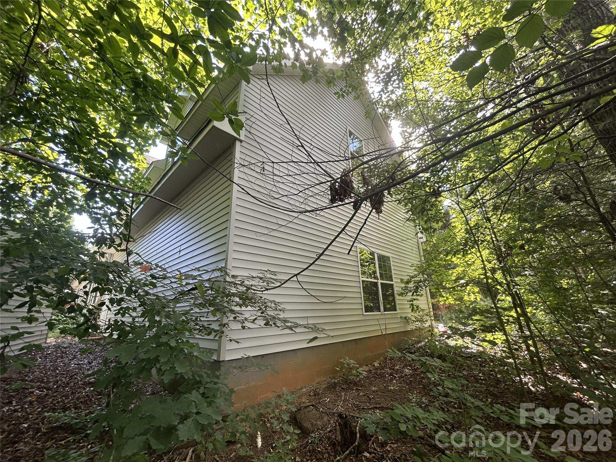 34 England Valley Road — Weaverville