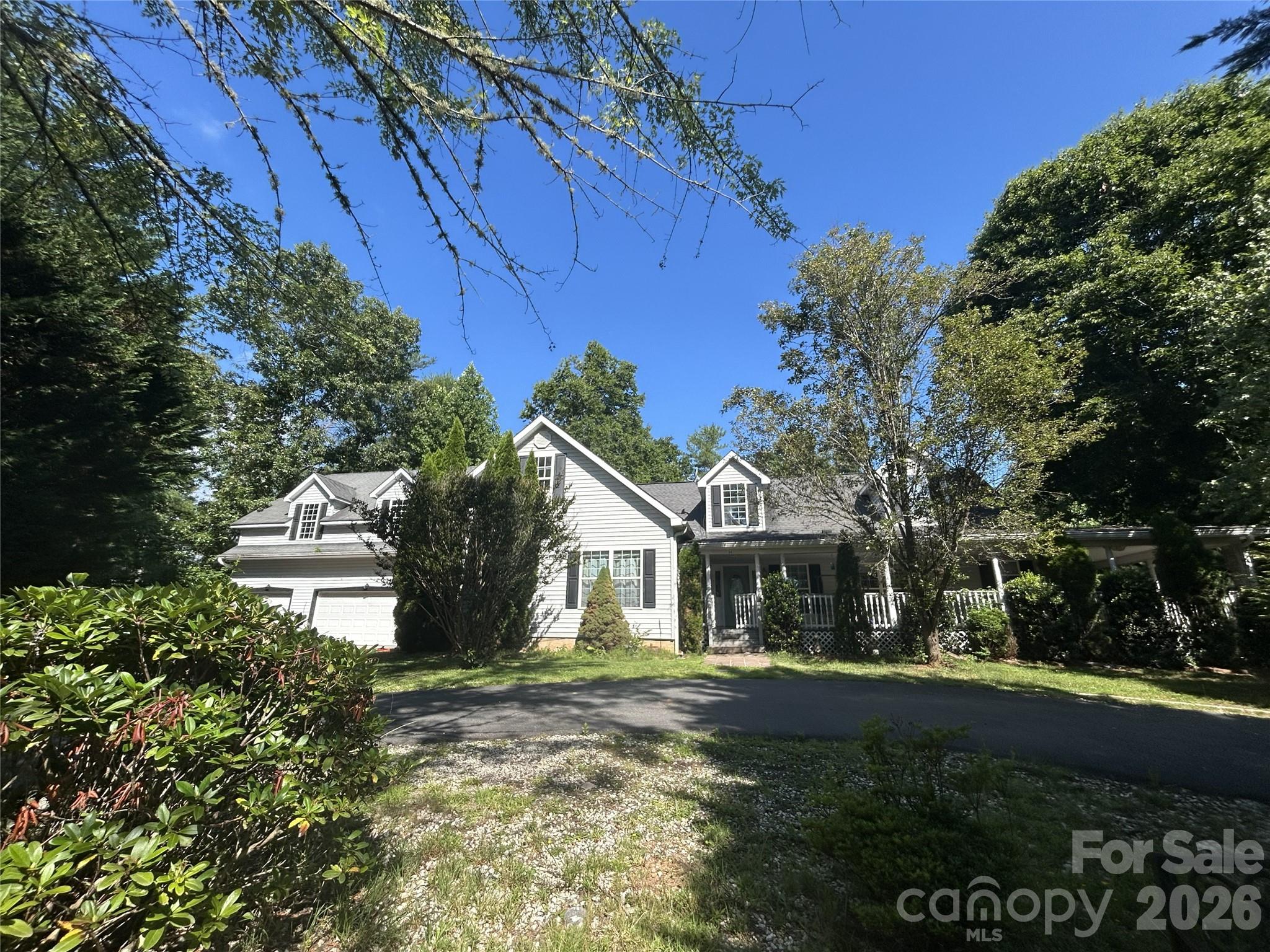 34 England Valley Road — Weaverville