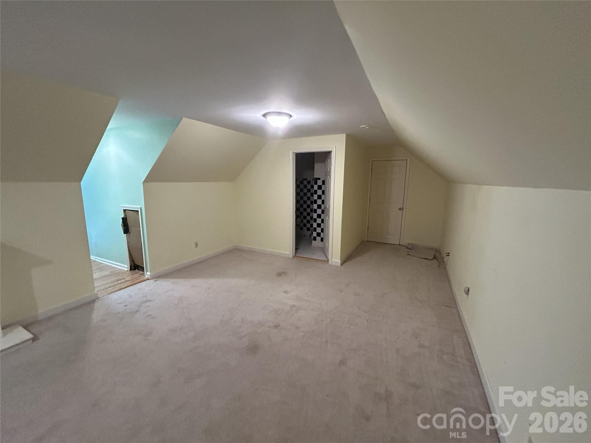 34 England Valley Road — Weaverville