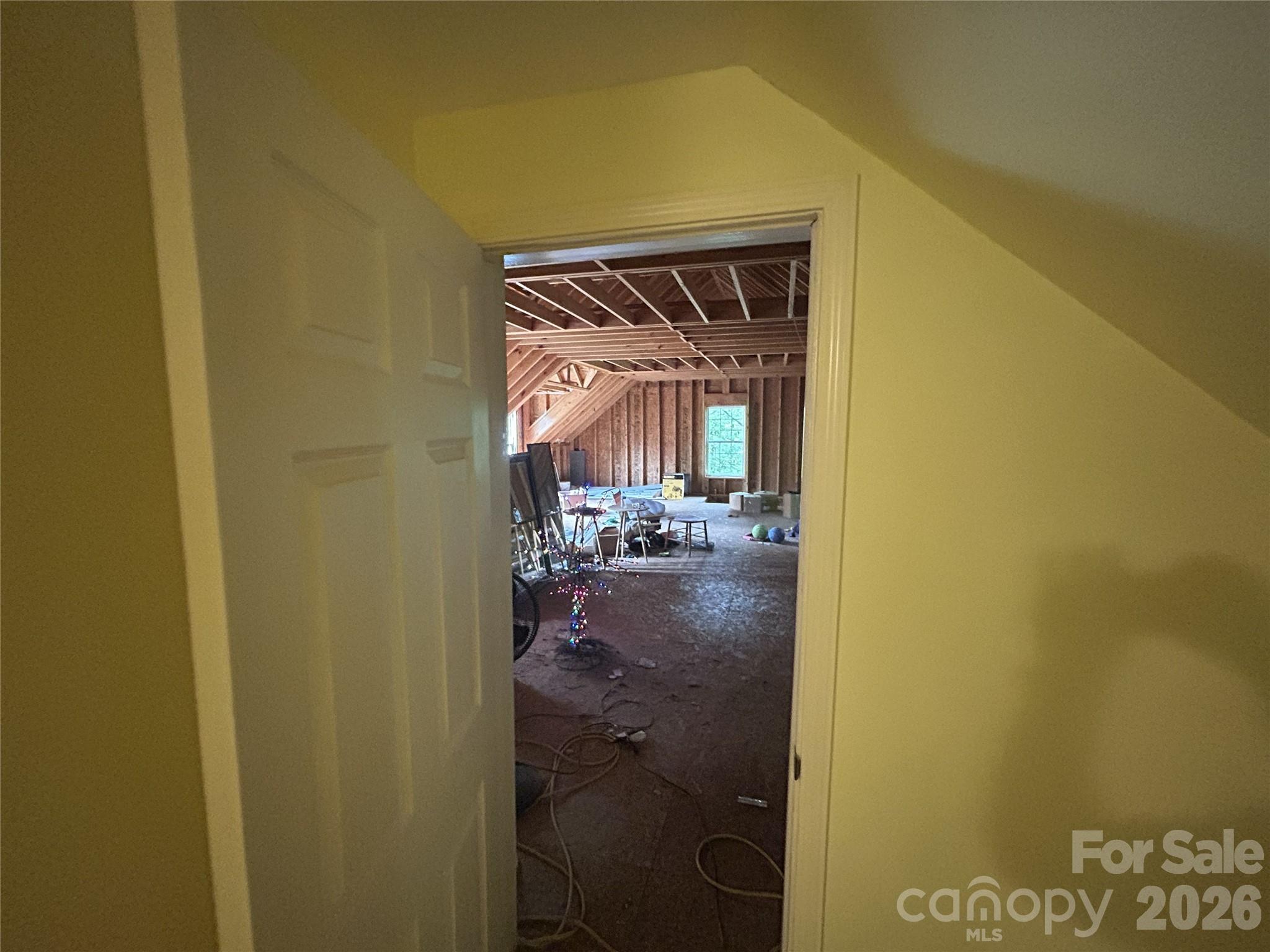 34 England Valley Road — Weaverville