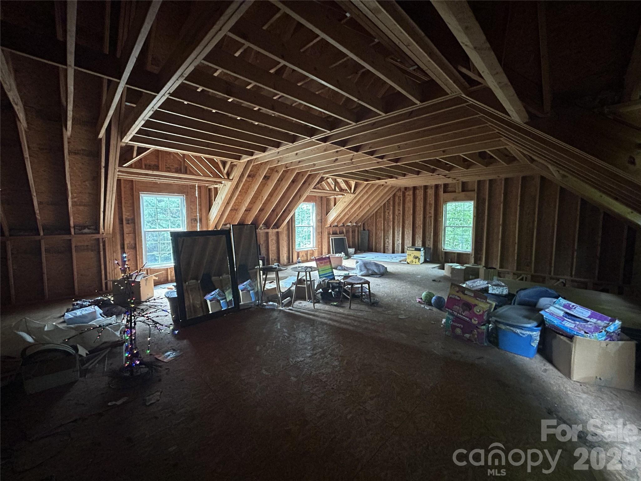 34 England Valley Road — Weaverville