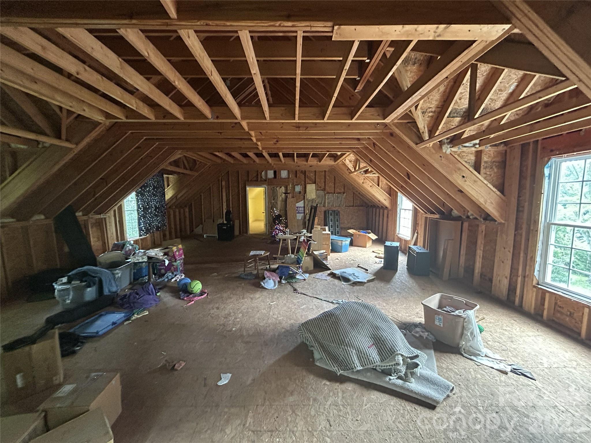 34 England Valley Road — Weaverville