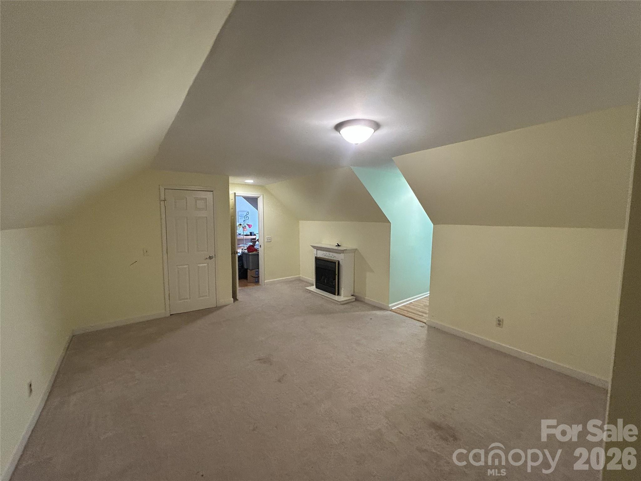 34 England Valley Road — Weaverville