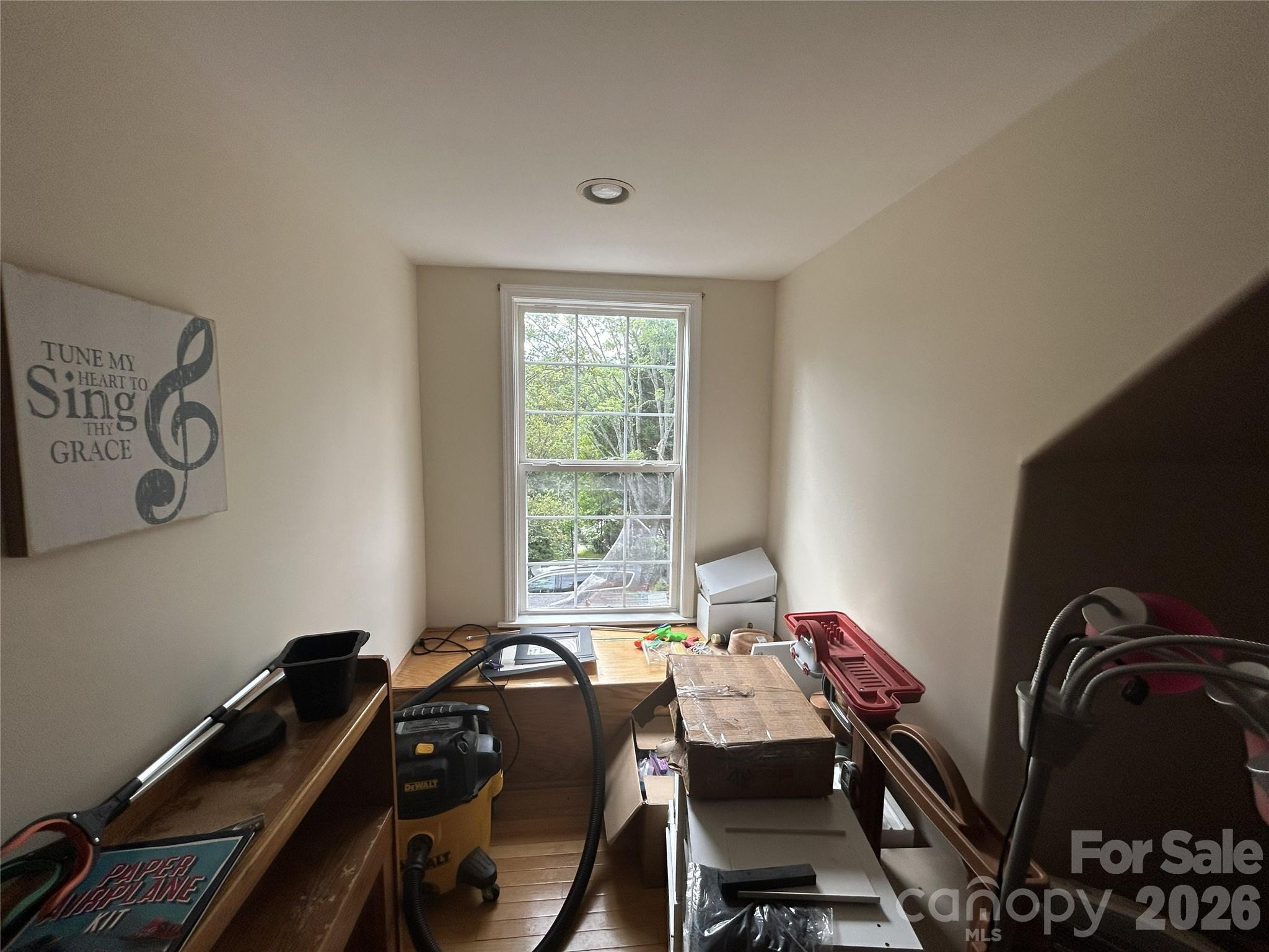 34 England Valley Road — Weaverville
