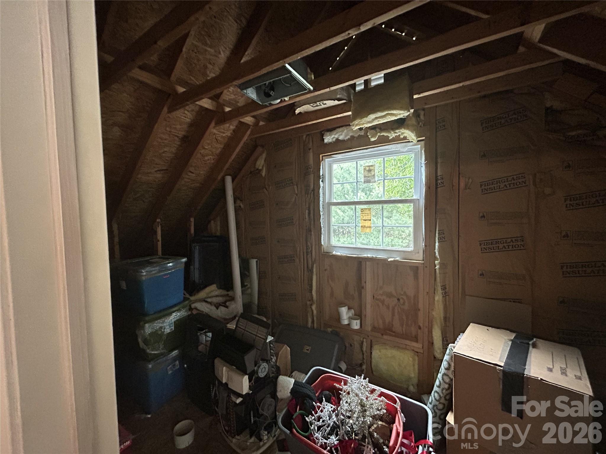 34 England Valley Road — Weaverville