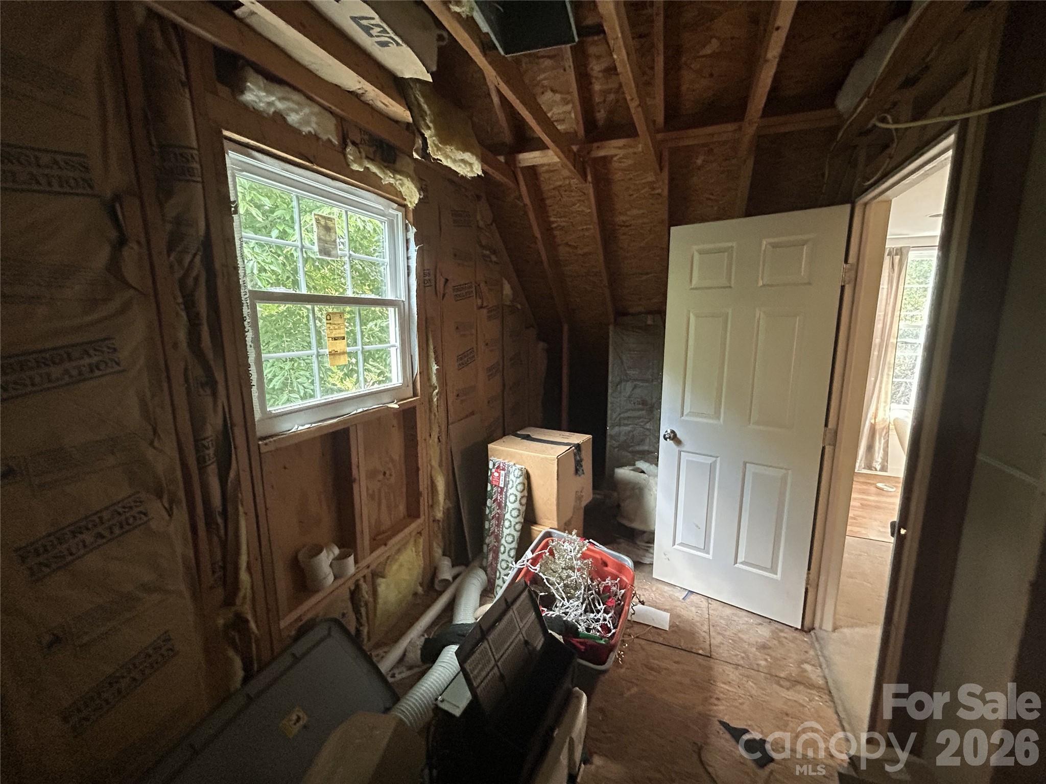 34 England Valley Road — Weaverville