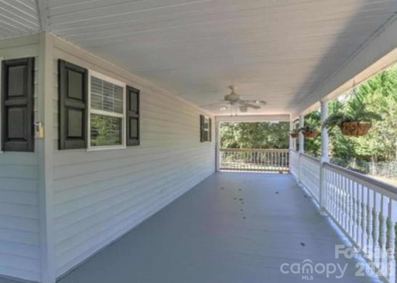 34 England Valley Road — Weaverville