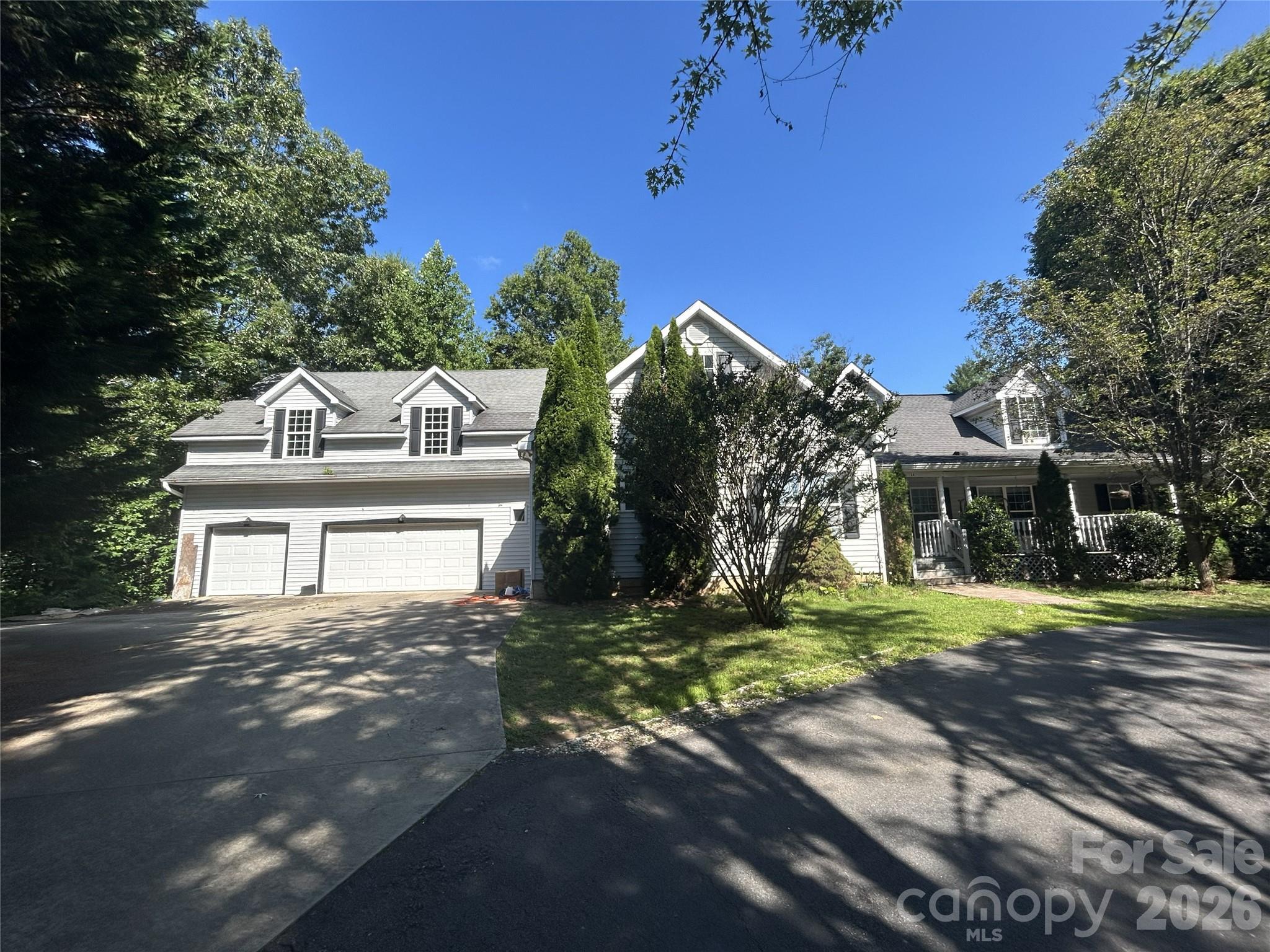 34 England Valley Road — Weaverville