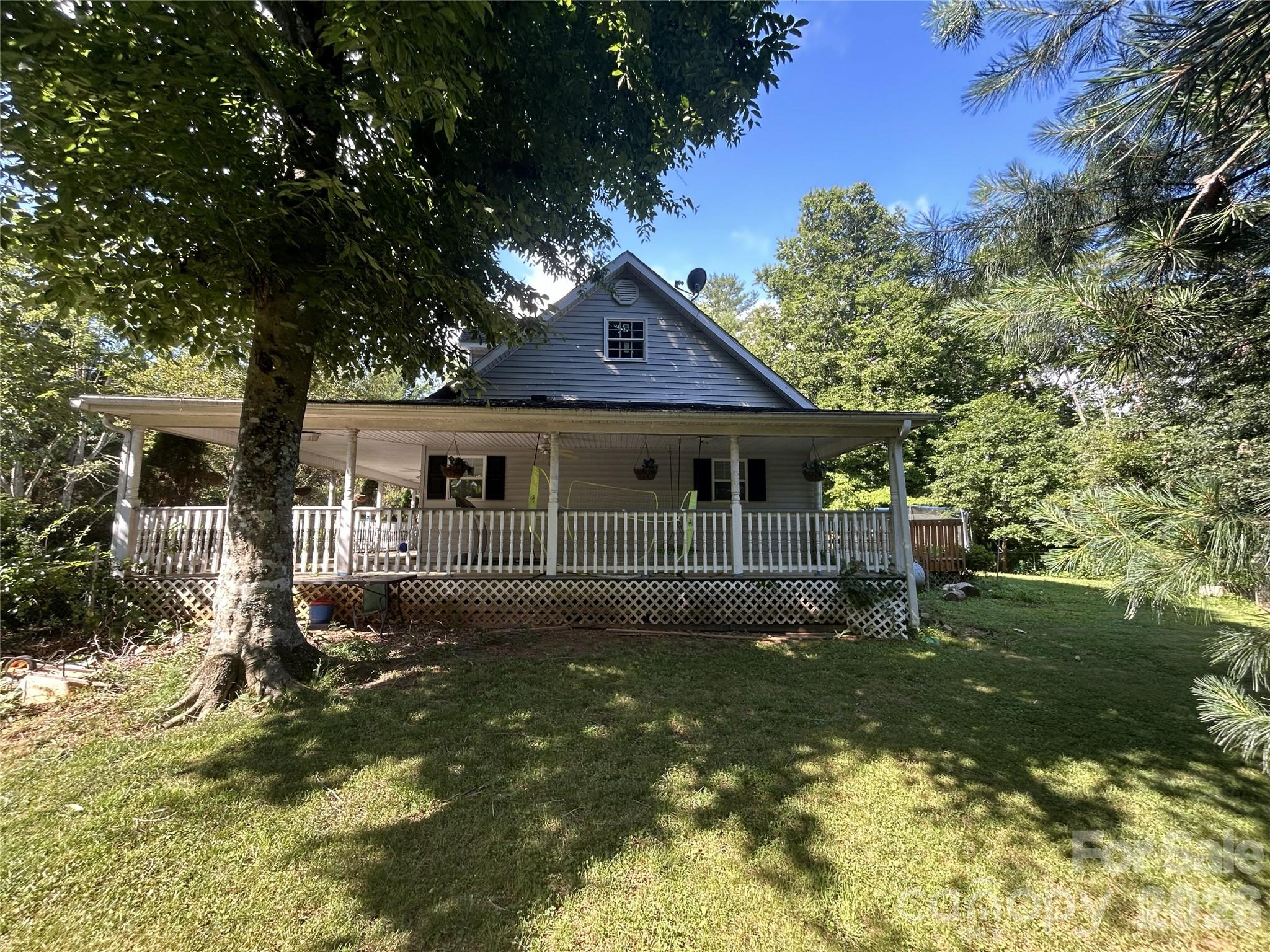 34 England Valley Road — Weaverville