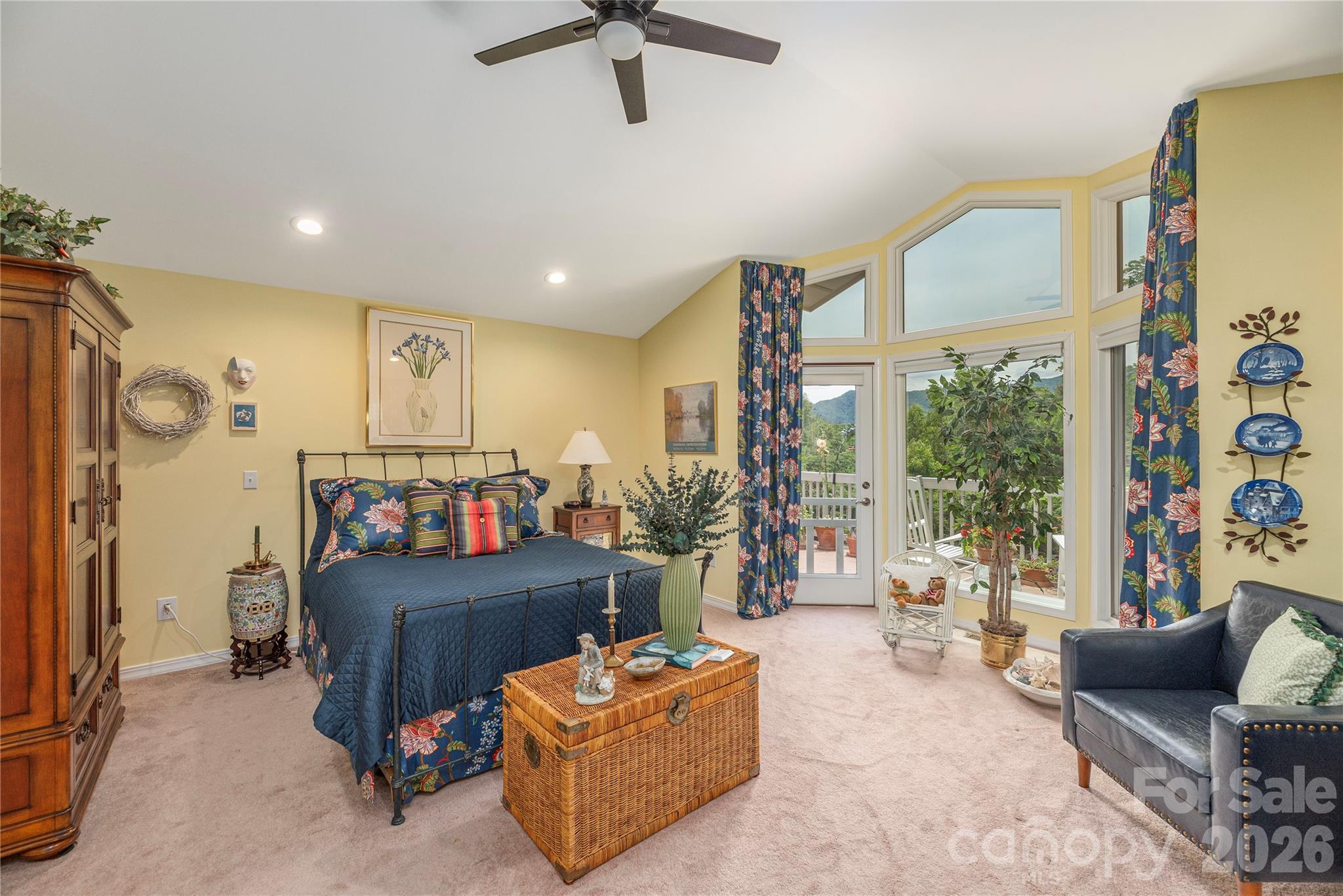 94 Oakcrest Lane — Waynesville