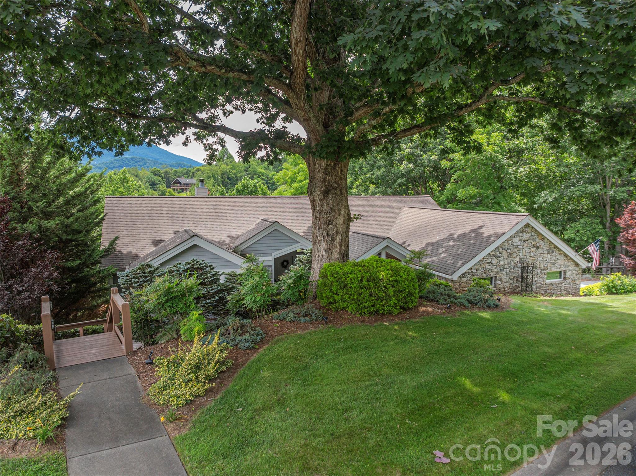 94 Oakcrest Lane — Waynesville