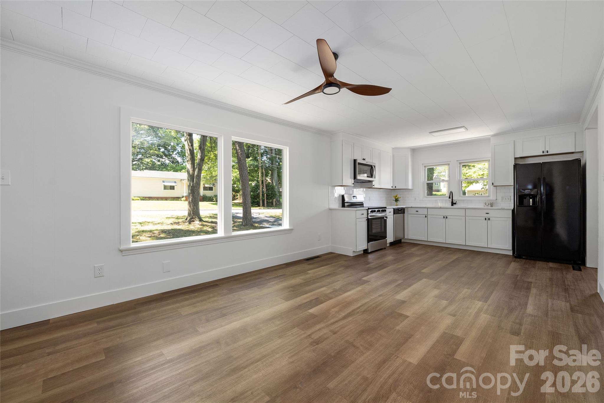 445 Oakwood Avenue — Mooresville