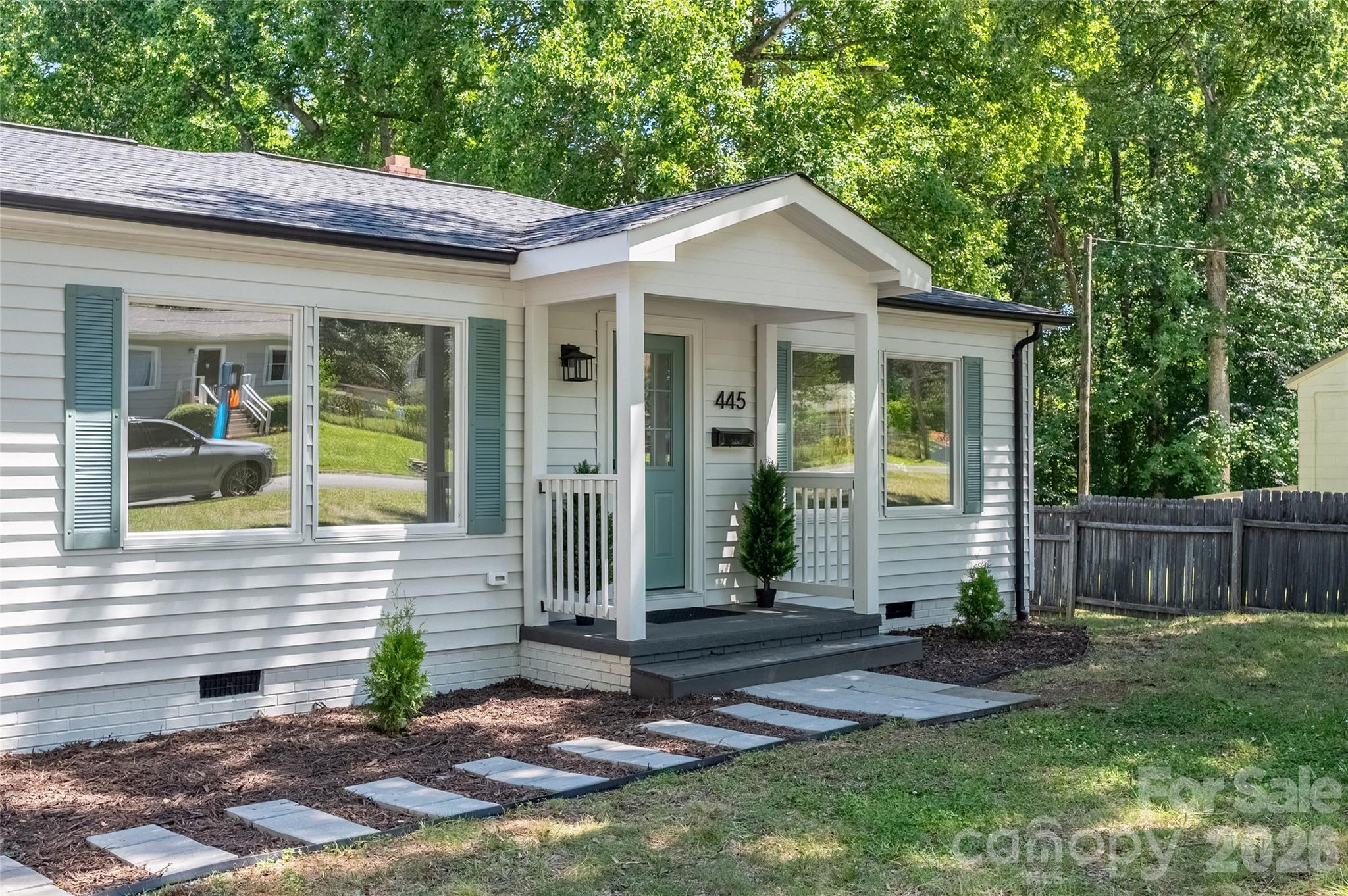 445 Oakwood Avenue — Mooresville