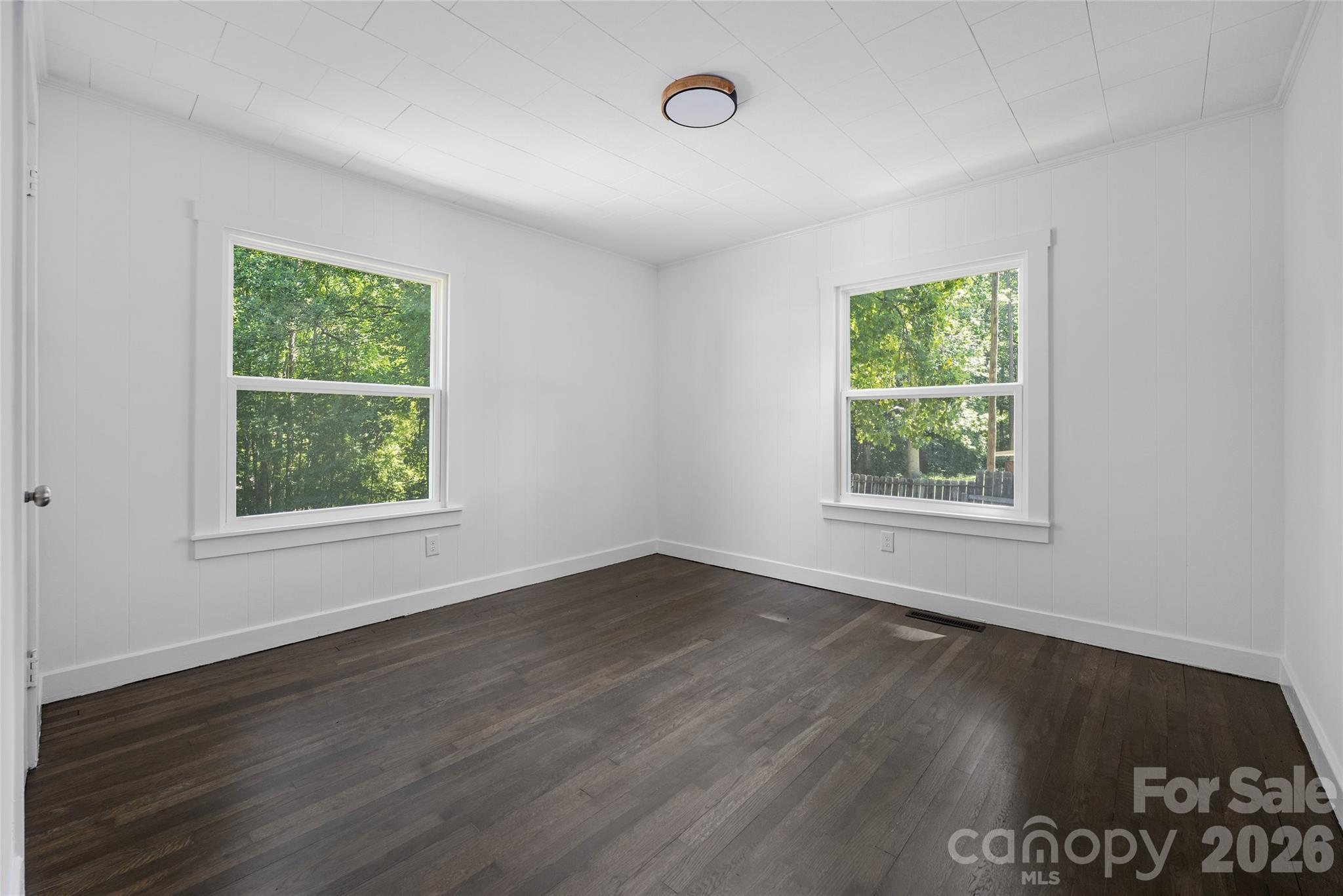 445 Oakwood Avenue — Mooresville
