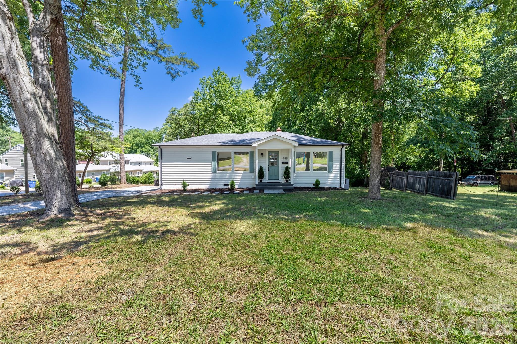 445 Oakwood Avenue — Mooresville