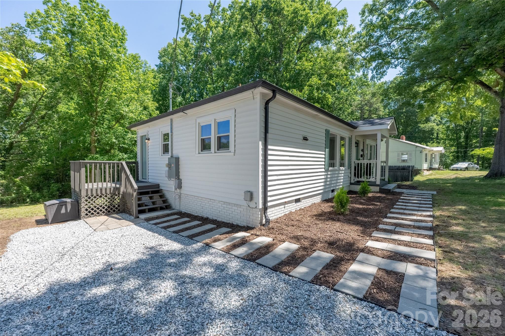 445 Oakwood Avenue — Mooresville