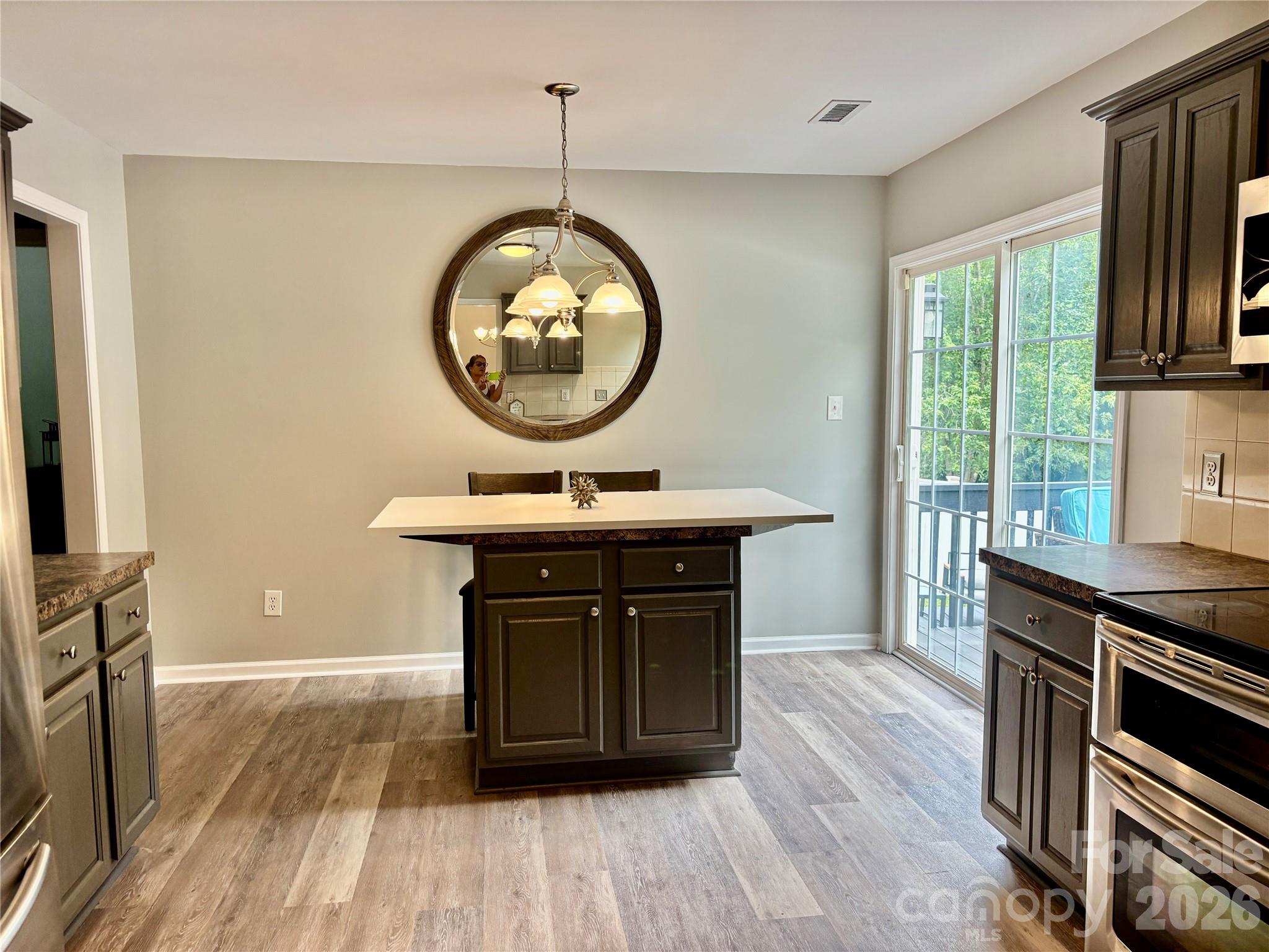 229 17th Avenue SE — Hickory