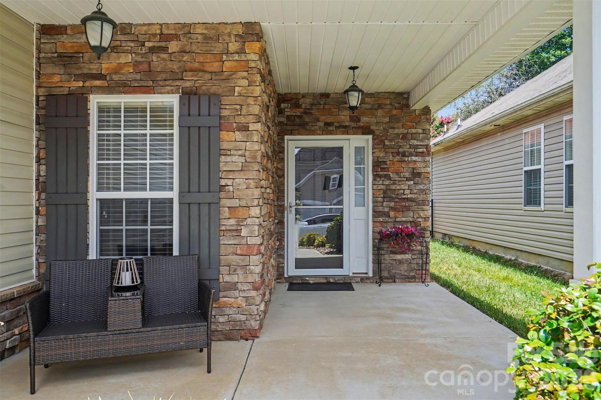 9640 Storybook Avenue NW — Concord