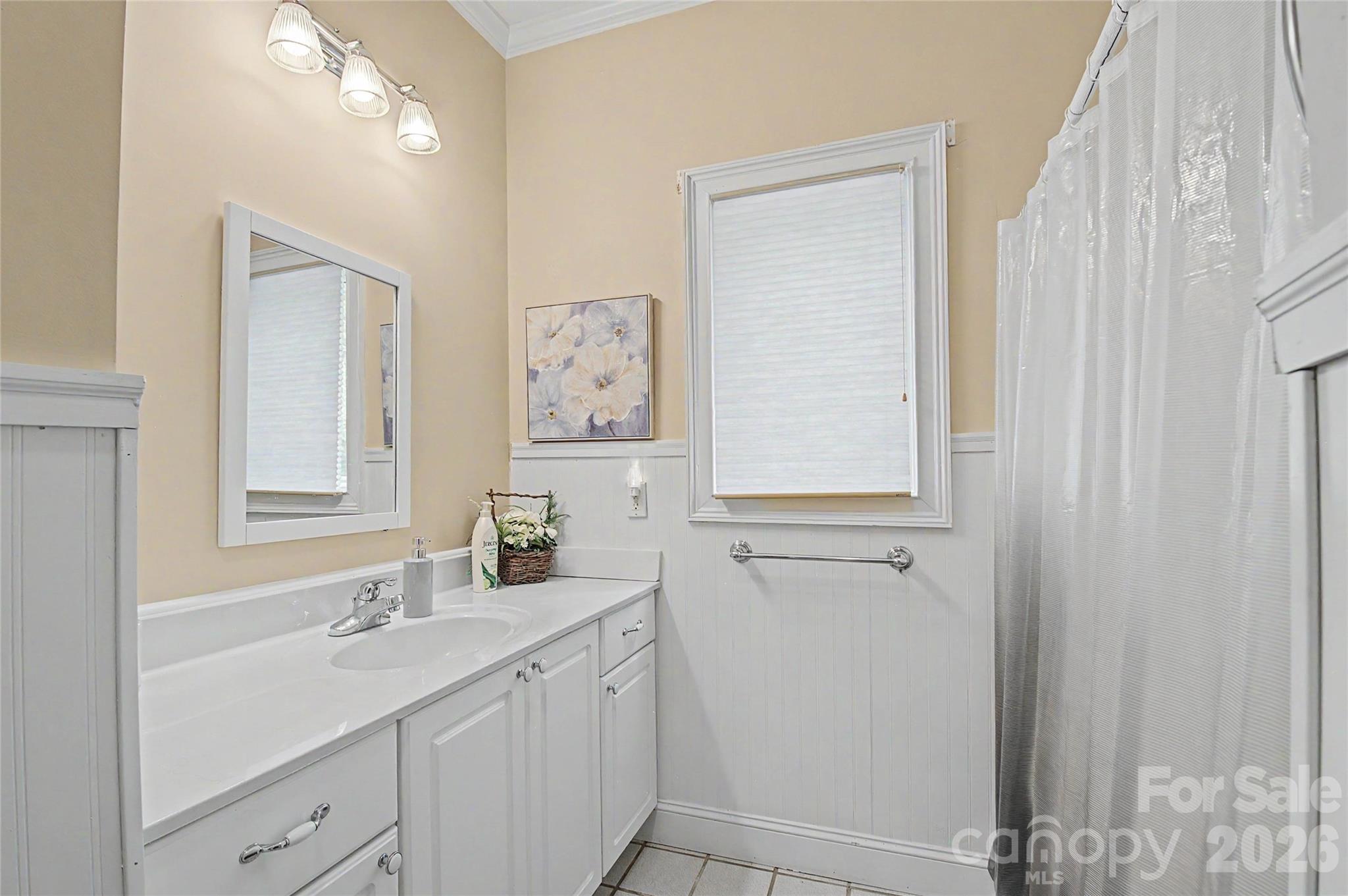 312 Benjamin Way — Hendersonville