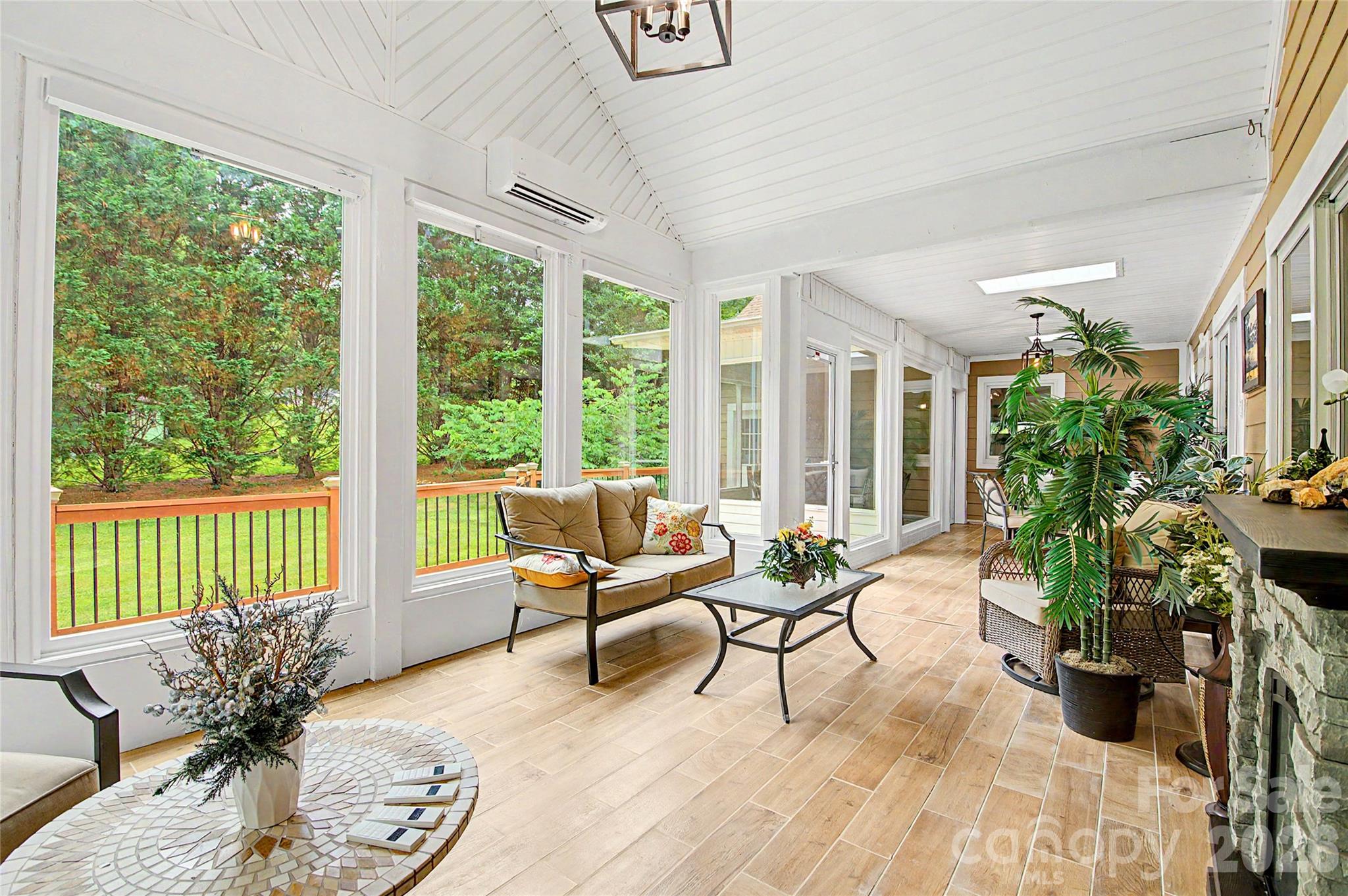 312 Benjamin Way — Hendersonville