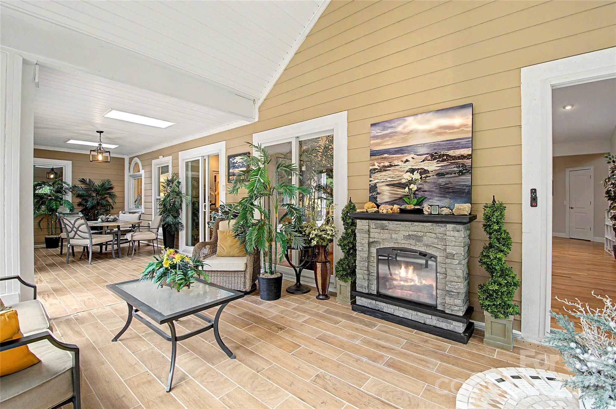 312 Benjamin Way — Hendersonville