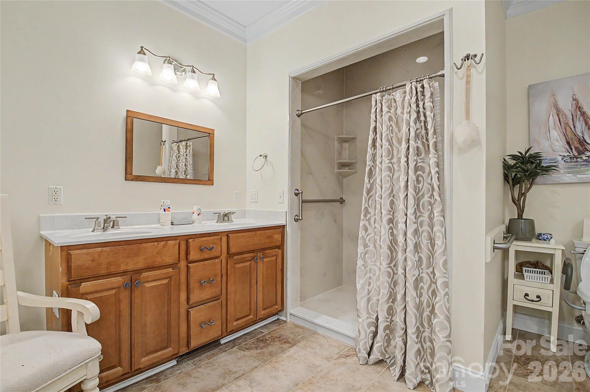 312 Benjamin Way — Hendersonville