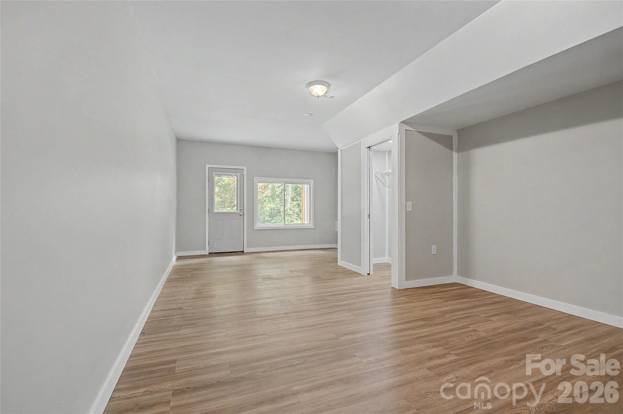 312 Benjamin Way — Hendersonville