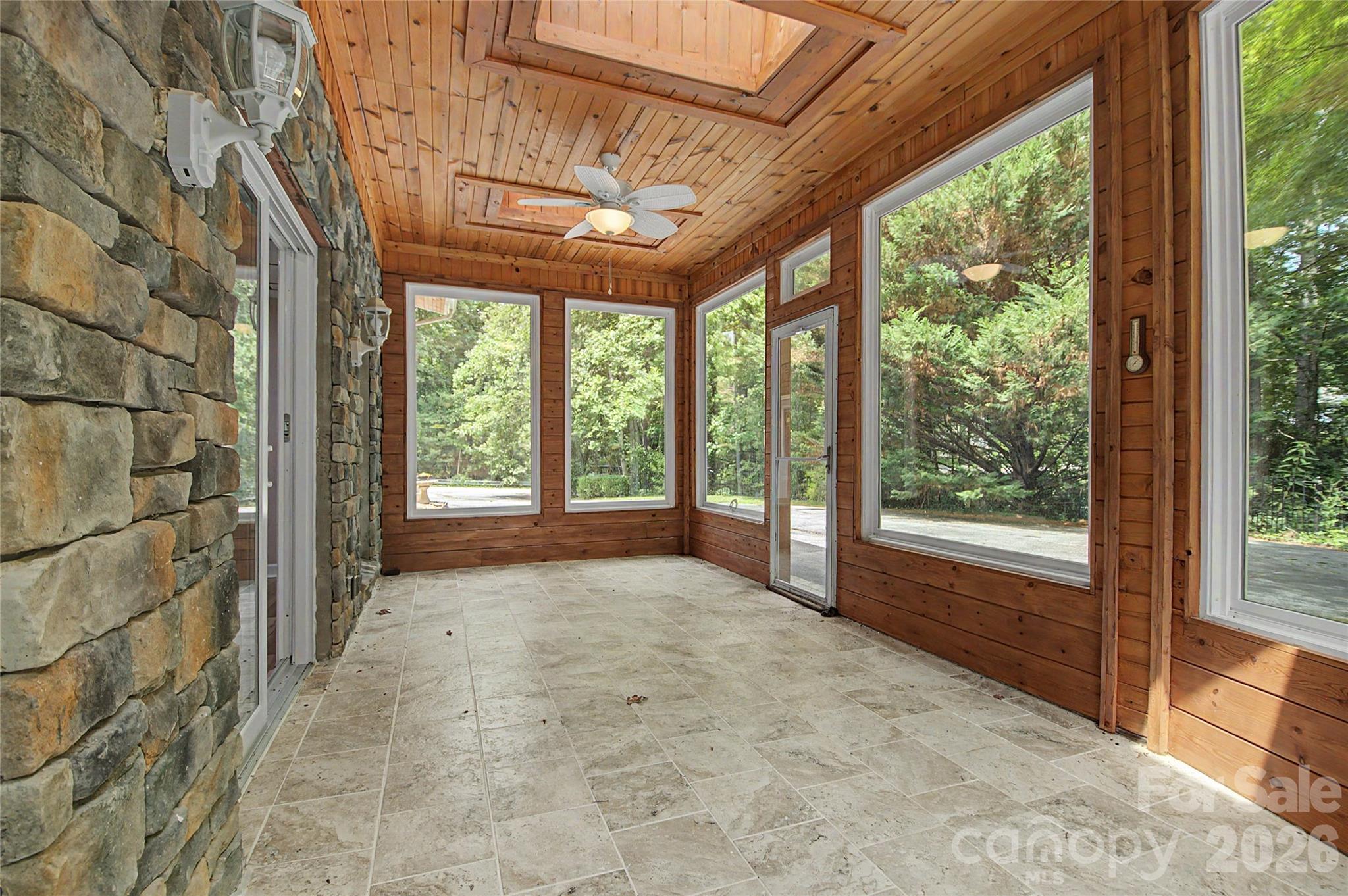312 Benjamin Way — Hendersonville