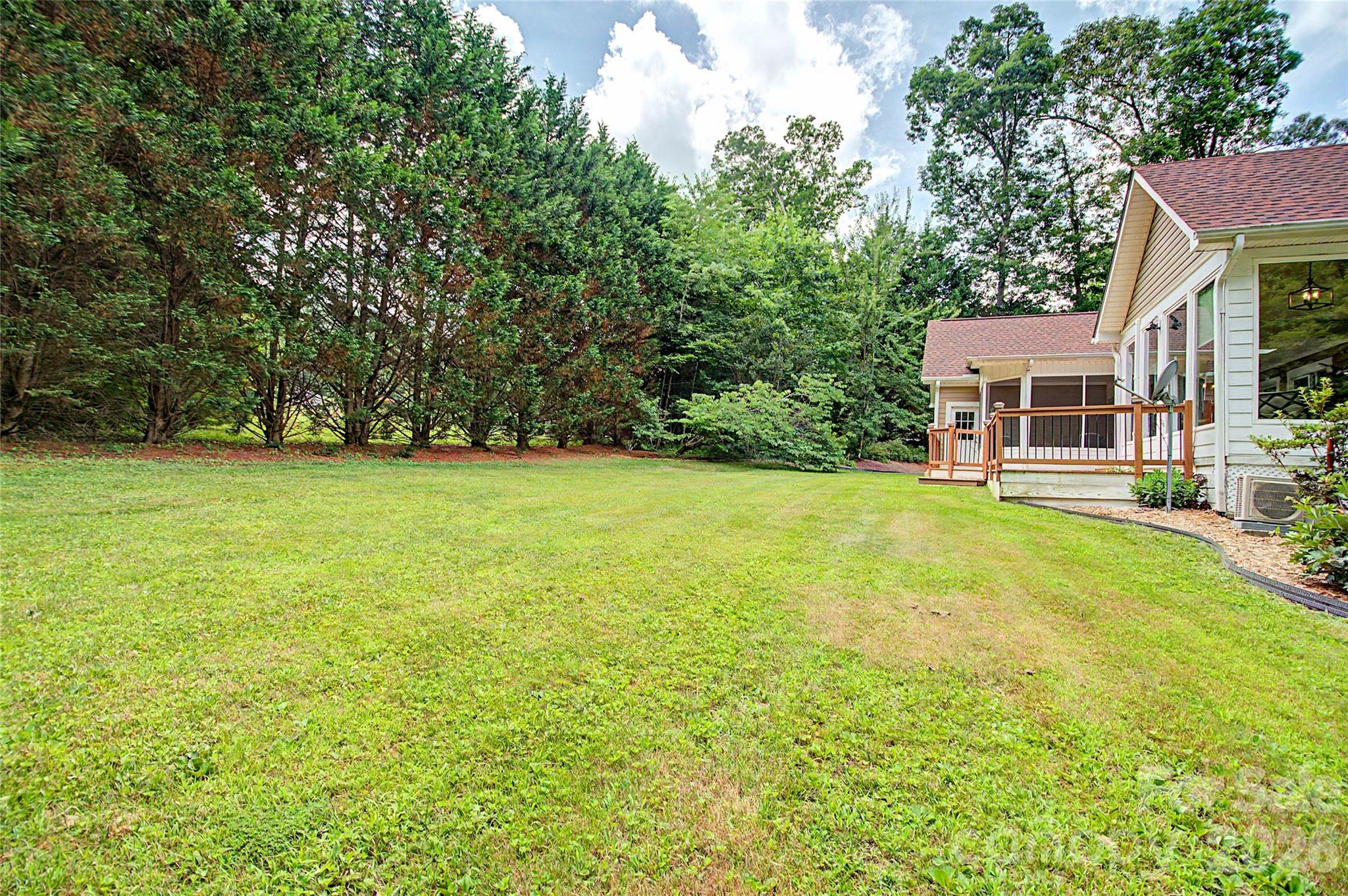 312 Benjamin Way — Hendersonville