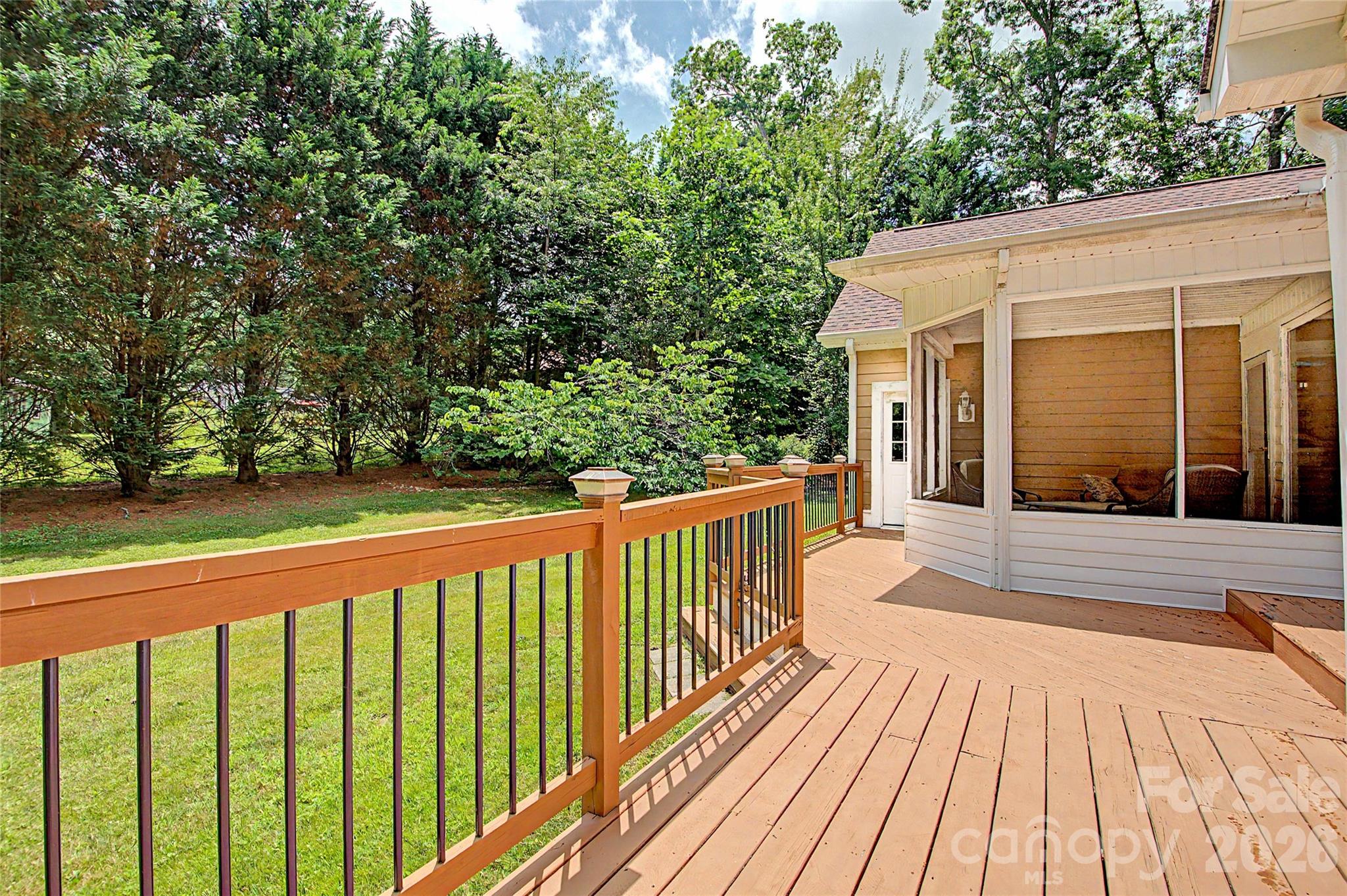 312 Benjamin Way — Hendersonville