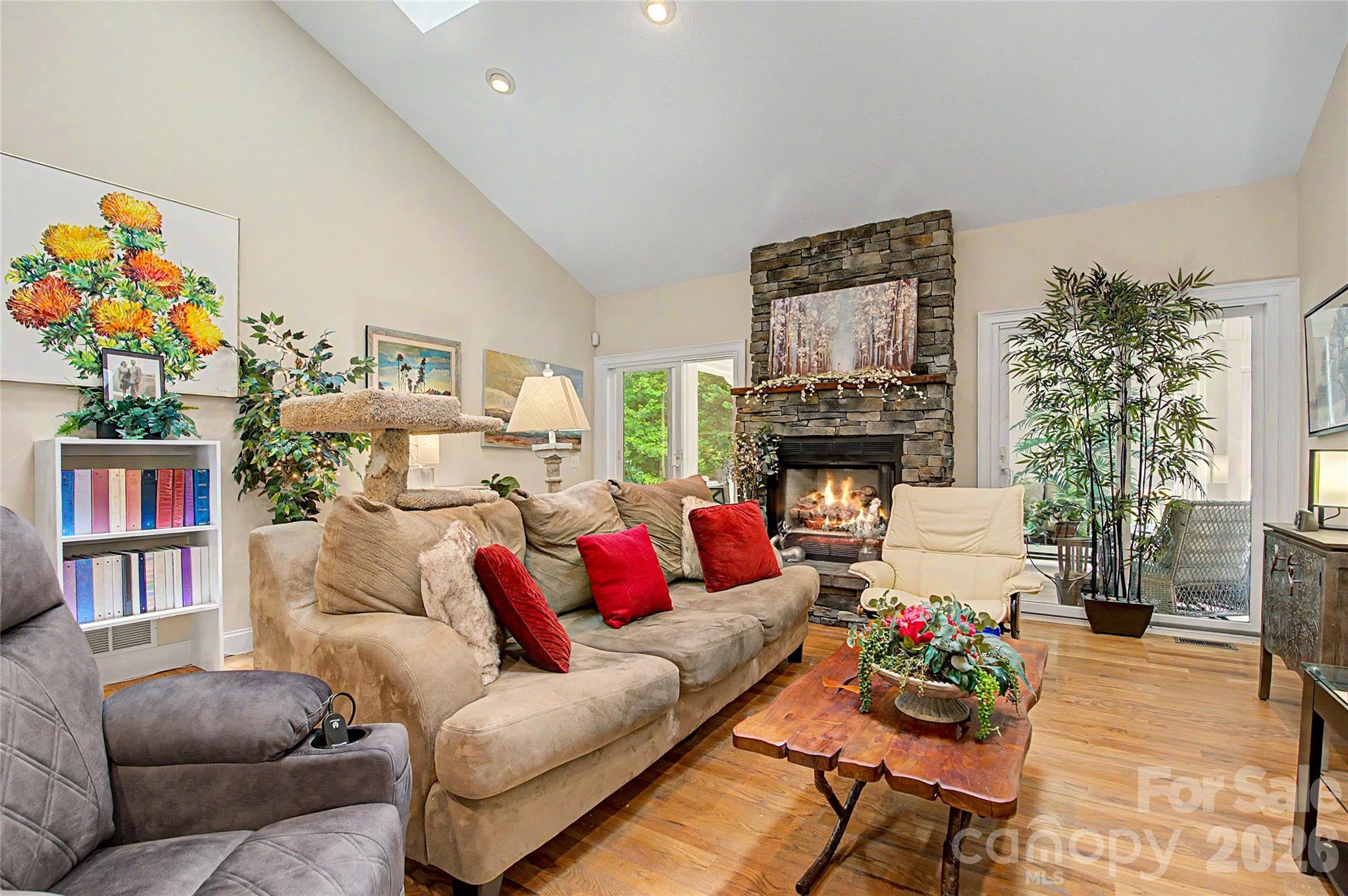 312 Benjamin Way — Hendersonville