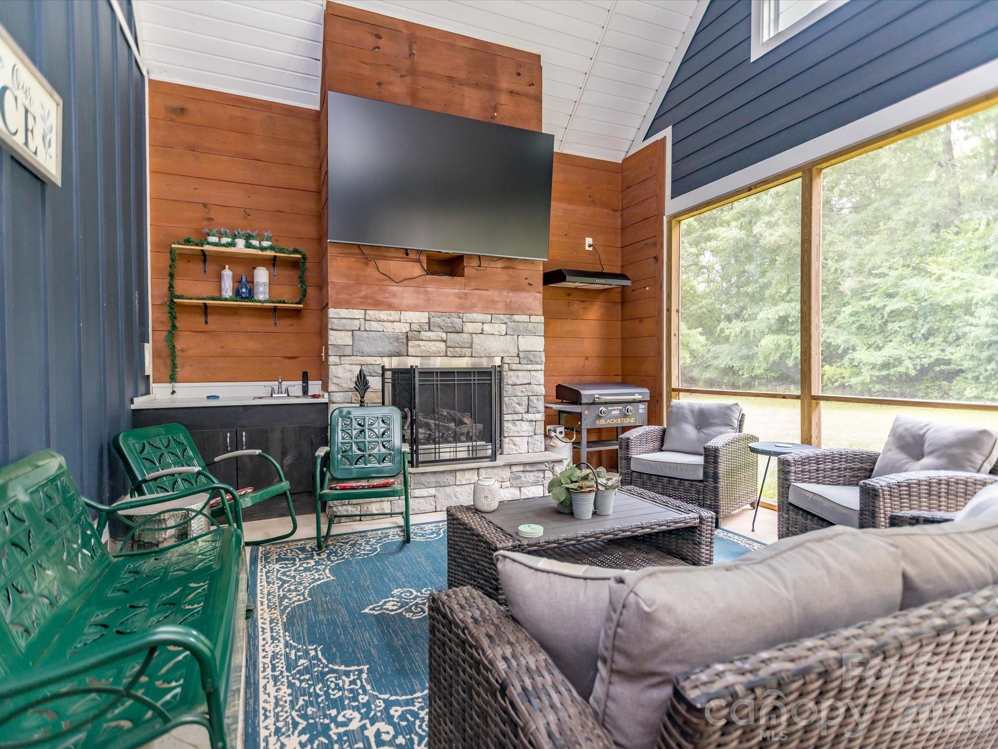 198 Carters Farm Drive — Statesville