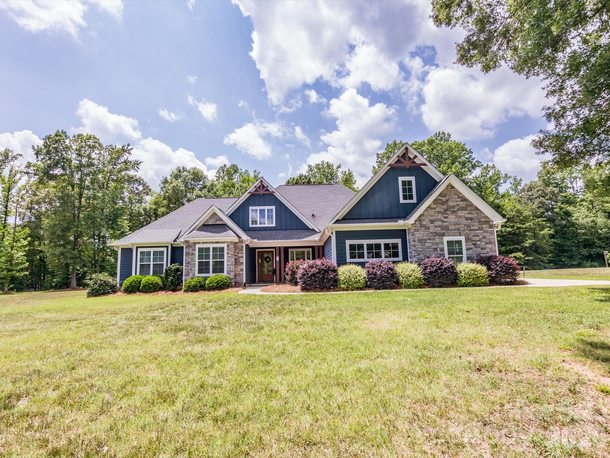 198 Carters Farm Drive — Statesville