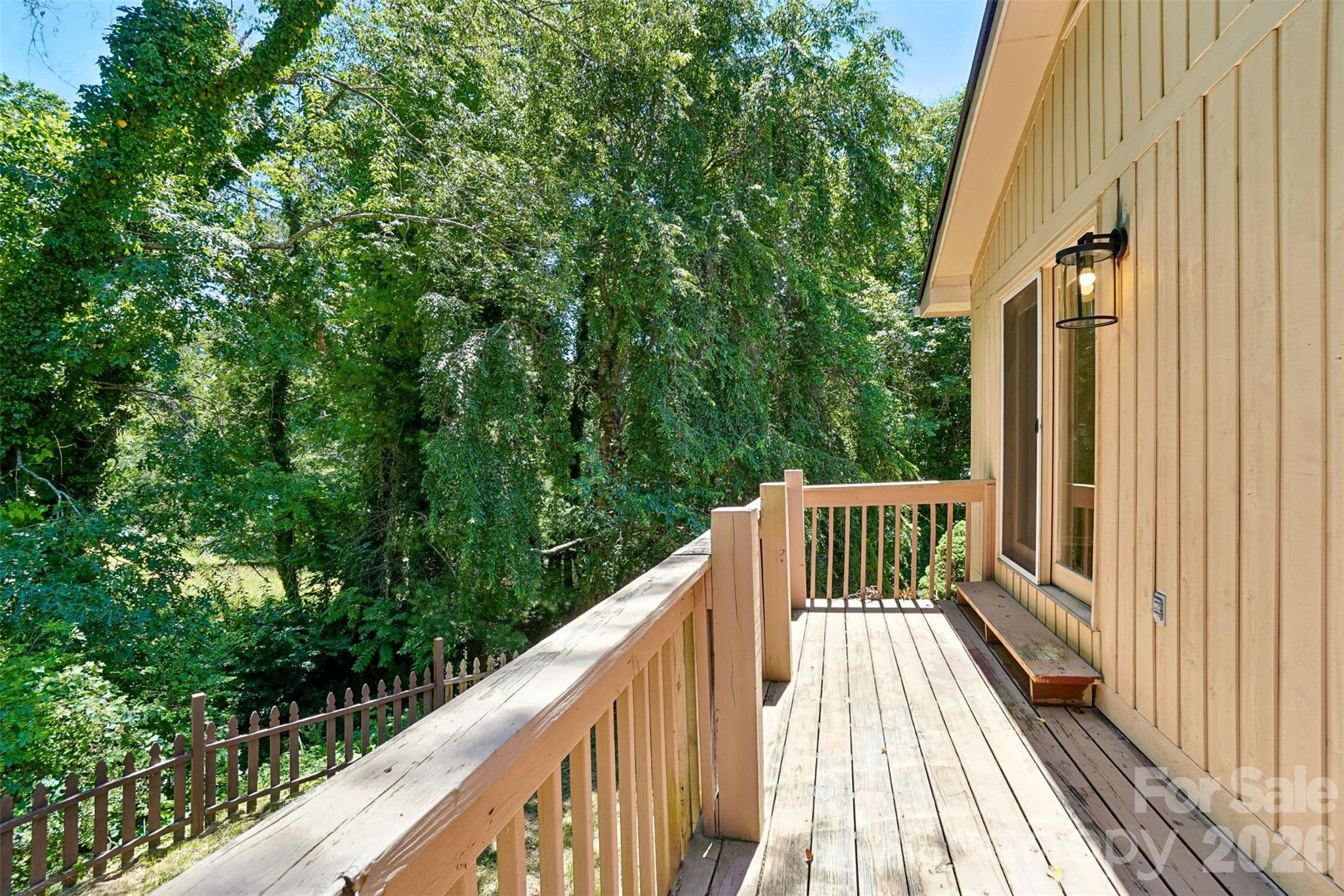 51 Wake Robin Way — Asheville