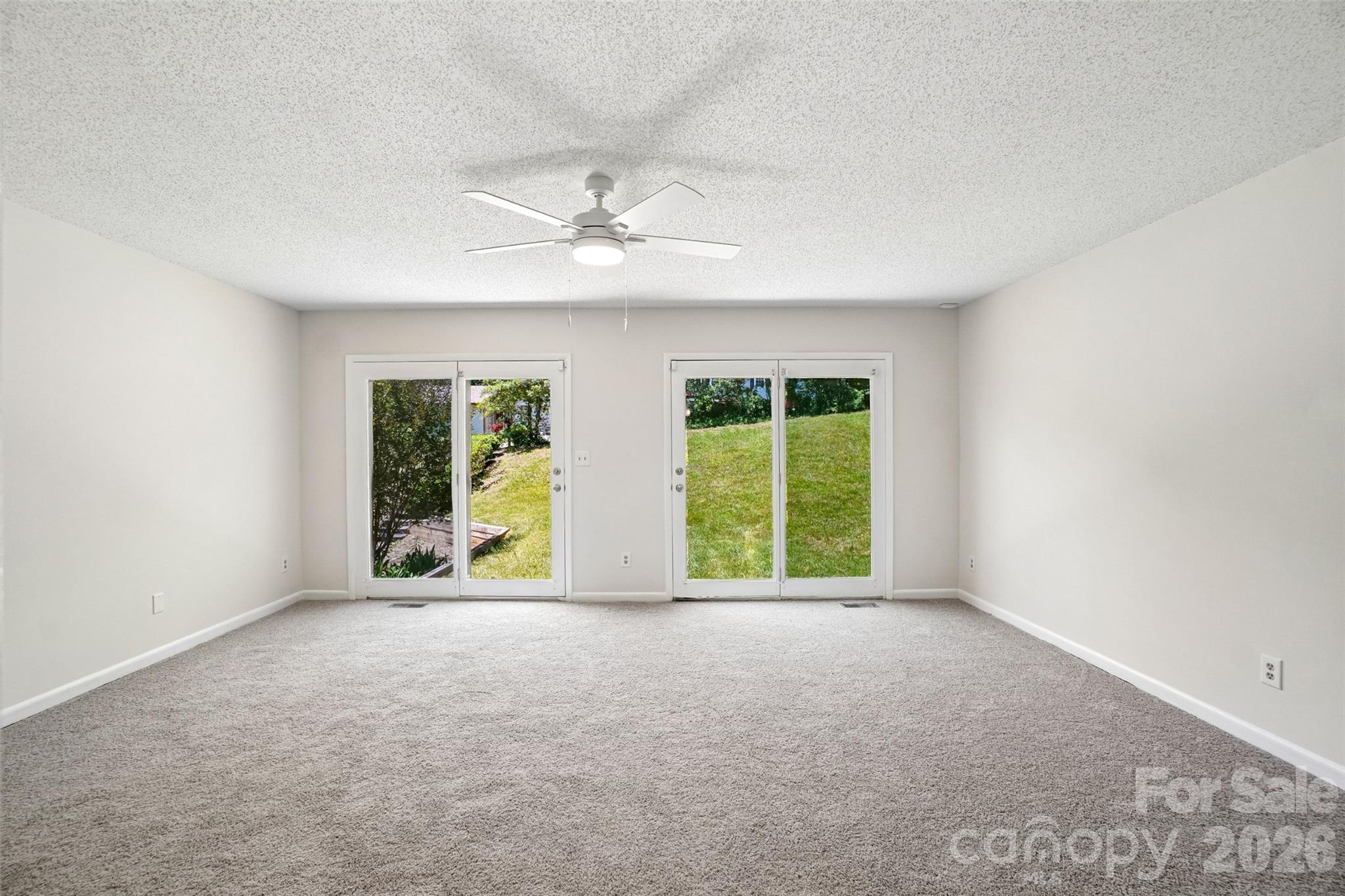 51 Wake Robin Way — Asheville