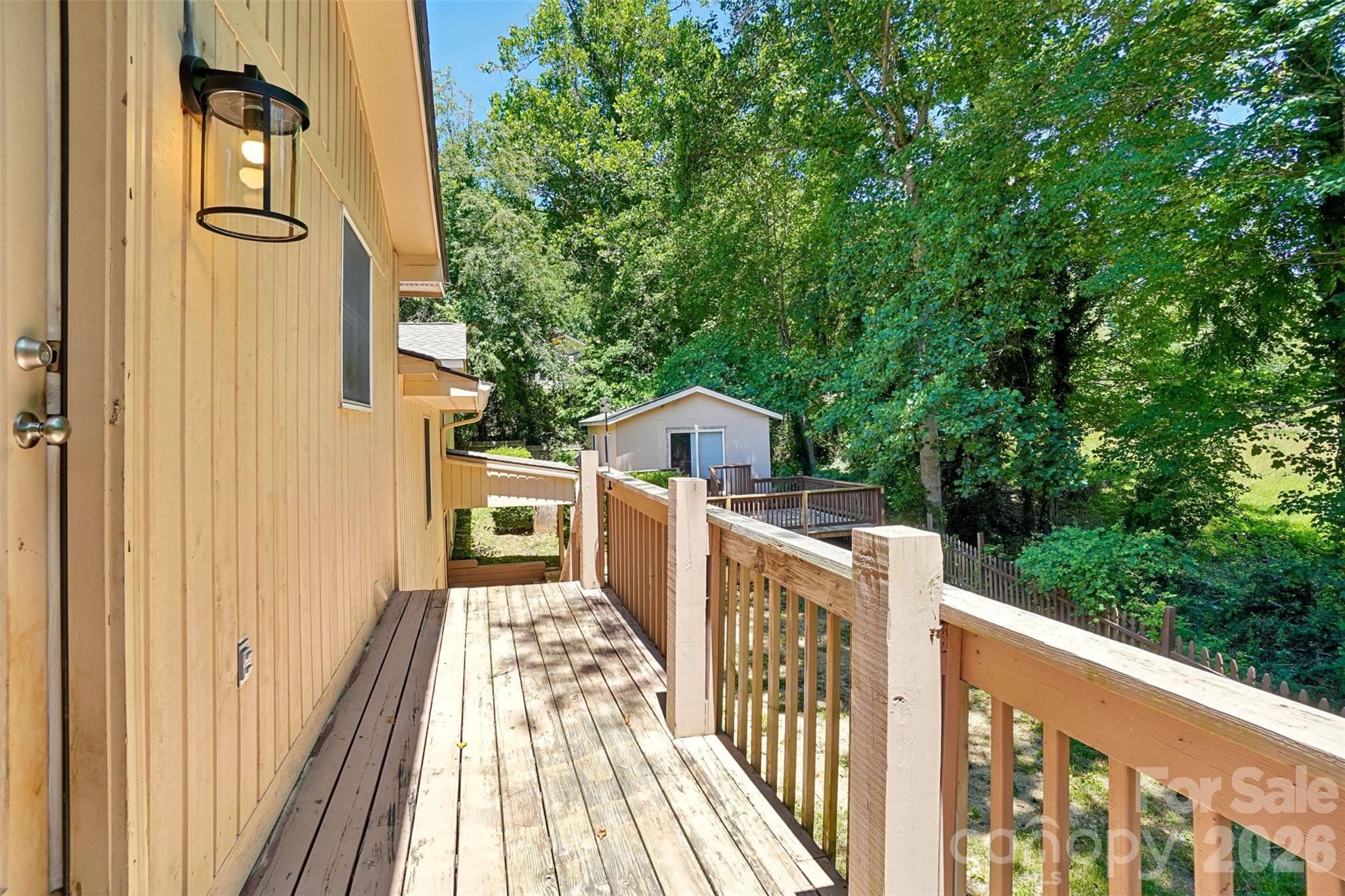 51 Wake Robin Way — Asheville