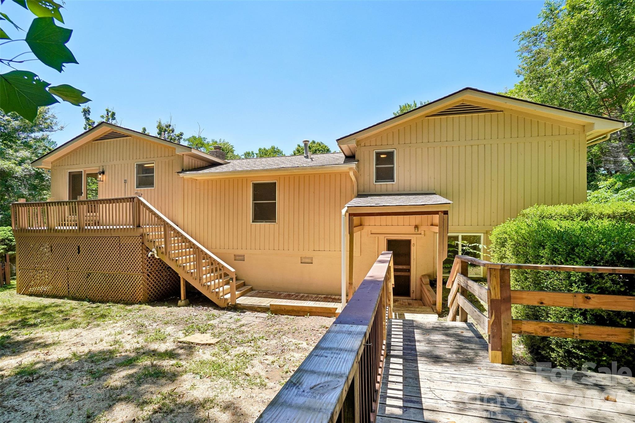 51 Wake Robin Way — Asheville