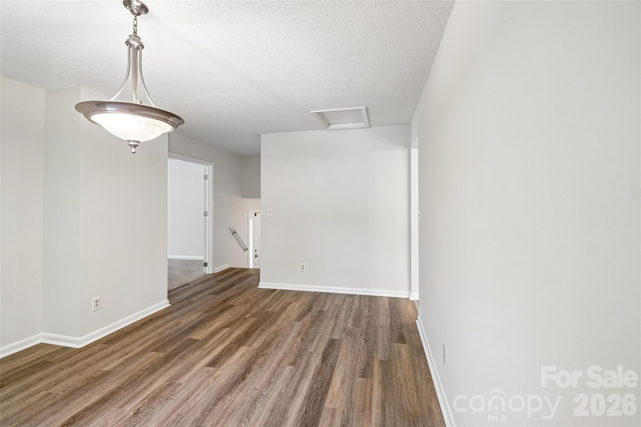 51 Wake Robin Way — Asheville