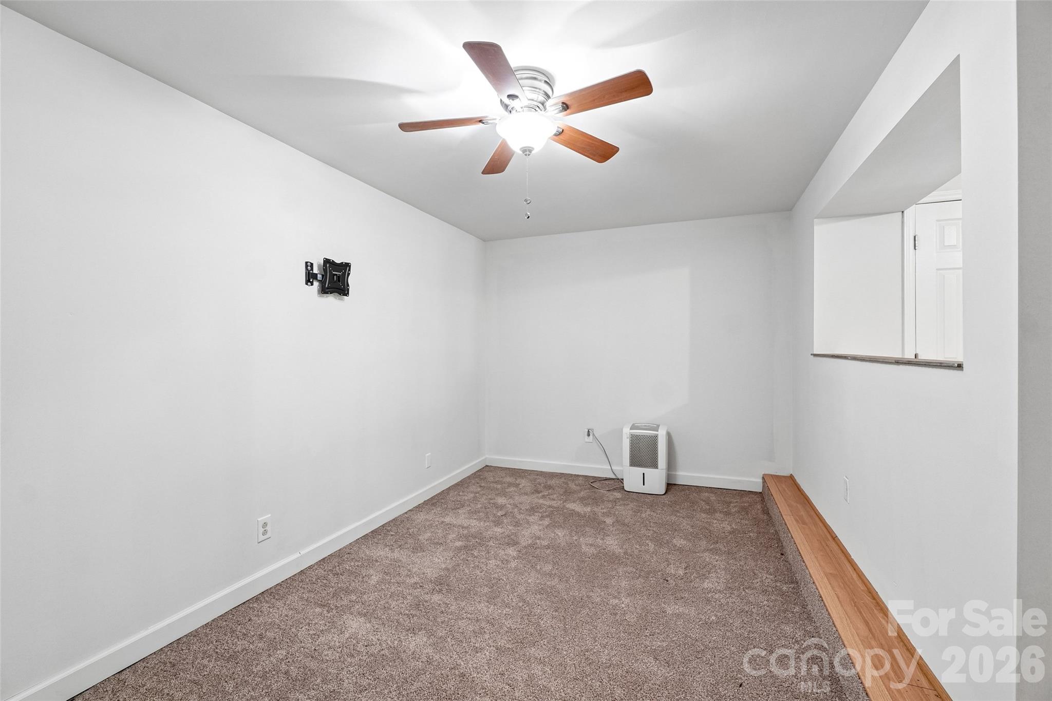 51 Wake Robin Way — Asheville