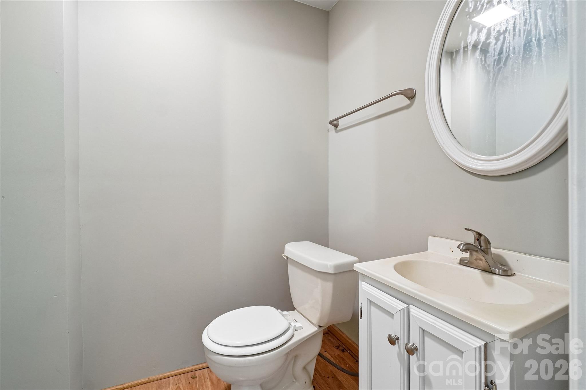 51 Wake Robin Way — Asheville