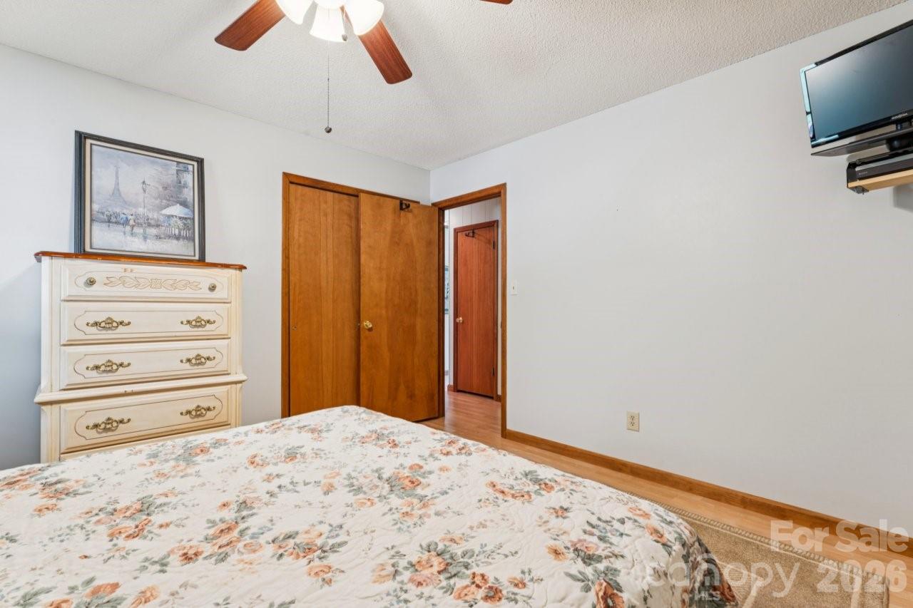 918 Pinehaven Drive — New London
