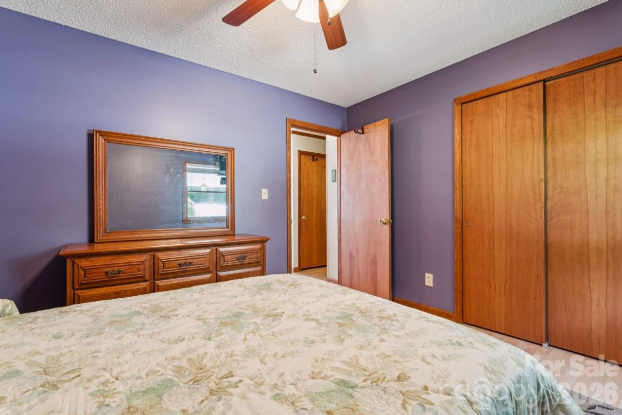 918 Pinehaven Drive — New London