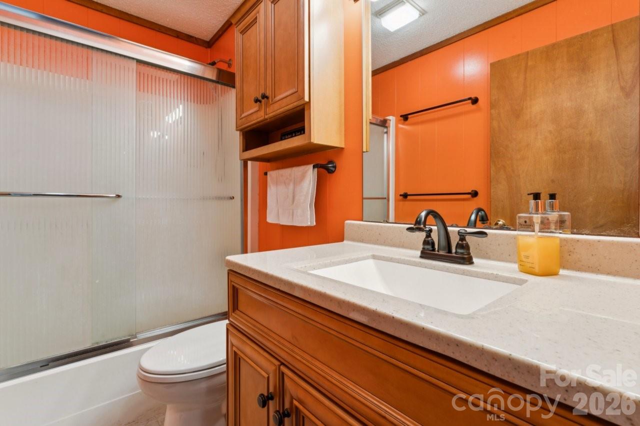 918 Pinehaven Drive — New London