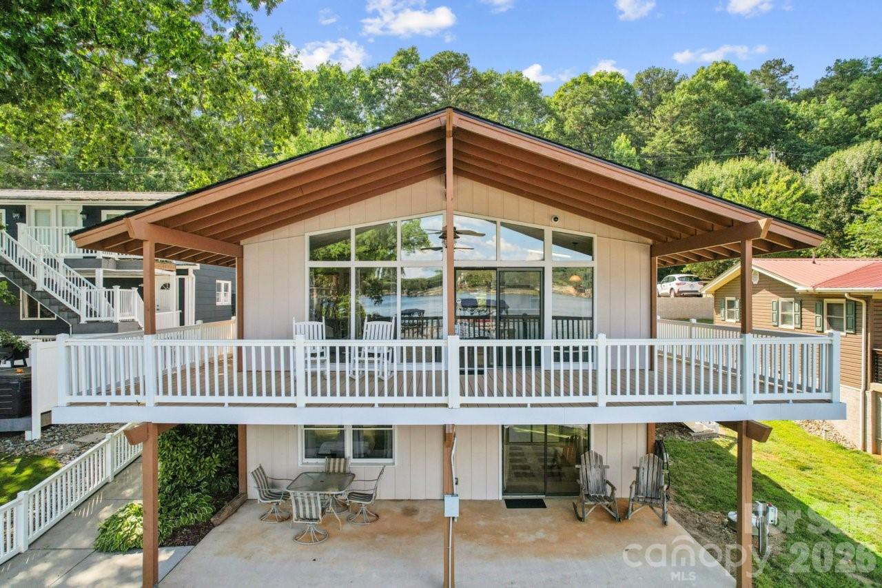 918 Pinehaven Drive — New London